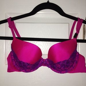 NWT Victoria’s Secret lined demi bra